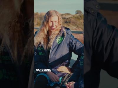 Sara Revuelta e Hillevi Hansson sono le protagoniste dello scatto di aprile alle saline di Stintino.