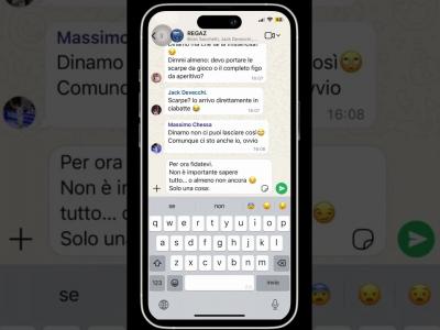 Un gruppo. Un messaggio. Un gruppo. Un messaggio.